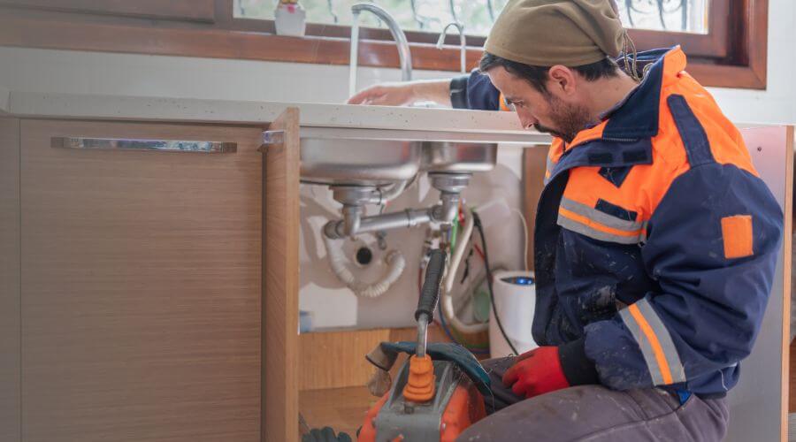 Professional bathroom faucet installation services in Pinecrest, CA